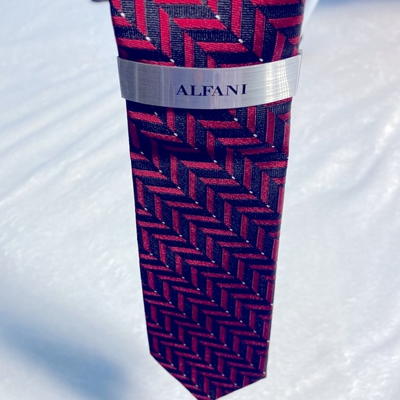 (5/$25 SALE ✅) ALFANI  Mens Devon Red Silk Blend Professional Business Necktie - Picture 2 of 6